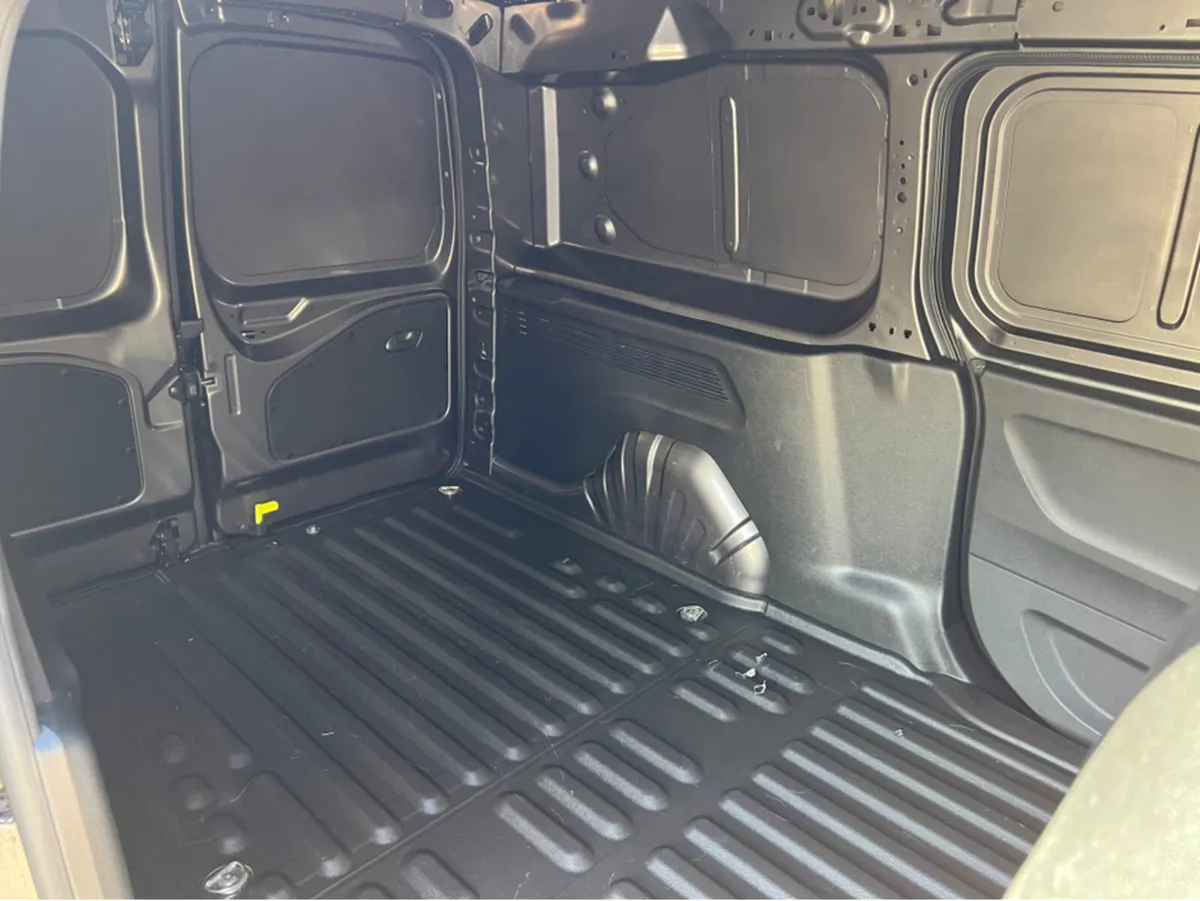 Toyota Proace City 2023 ADVANCE LWB 1.5 130BHP AUT - Image 2