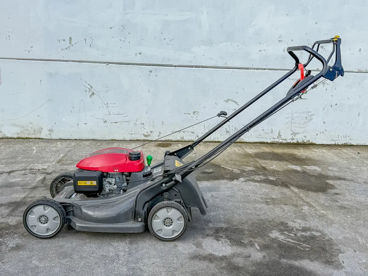 Used Demo 2022 Honda HRX537 HYE Petrol Lawnmower - Image 4