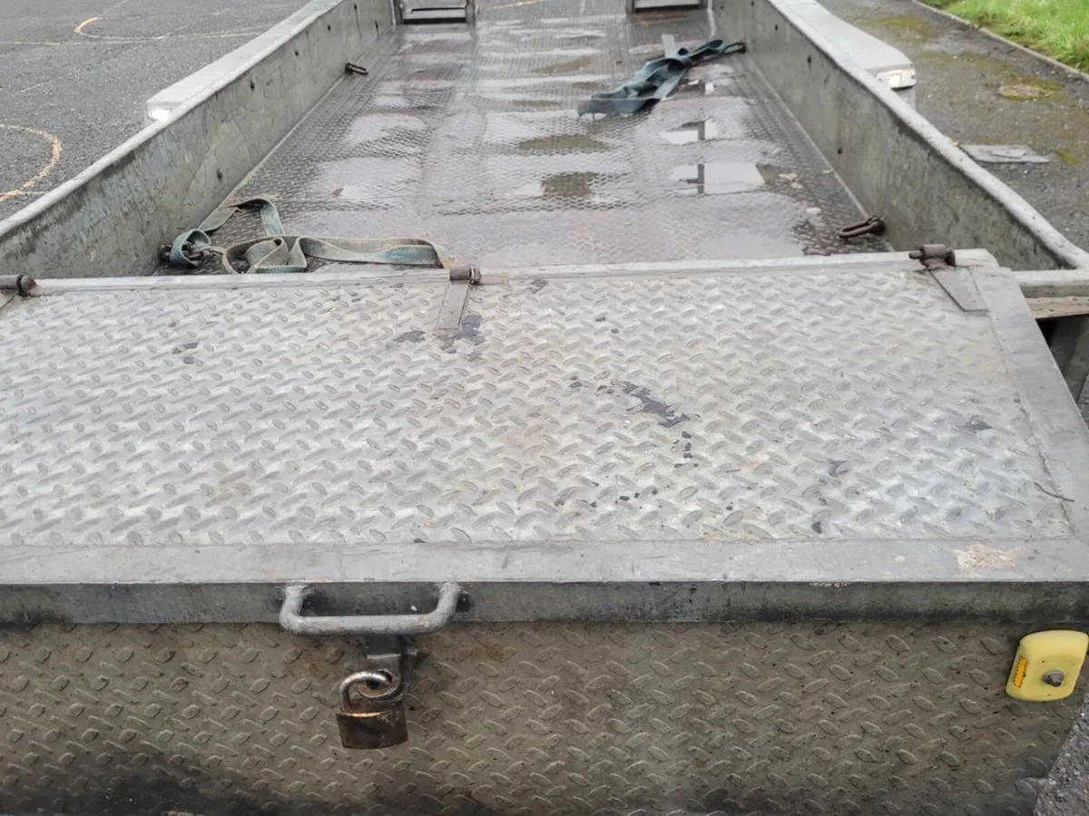 Predator tri-axel plant trailer 13ft6 by 6ft2 - Image 4