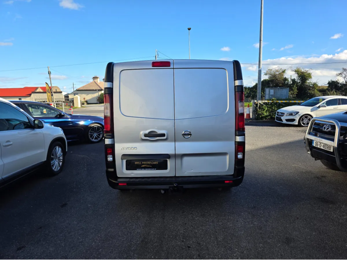 Nissan NV300 LWB 120 SV 4DR - Image 3