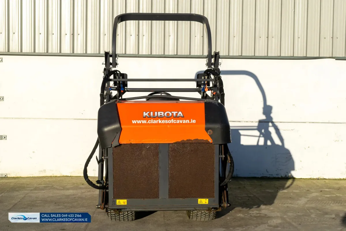 Used 2018 Kubota G26 HD Lawnmower - Image 3