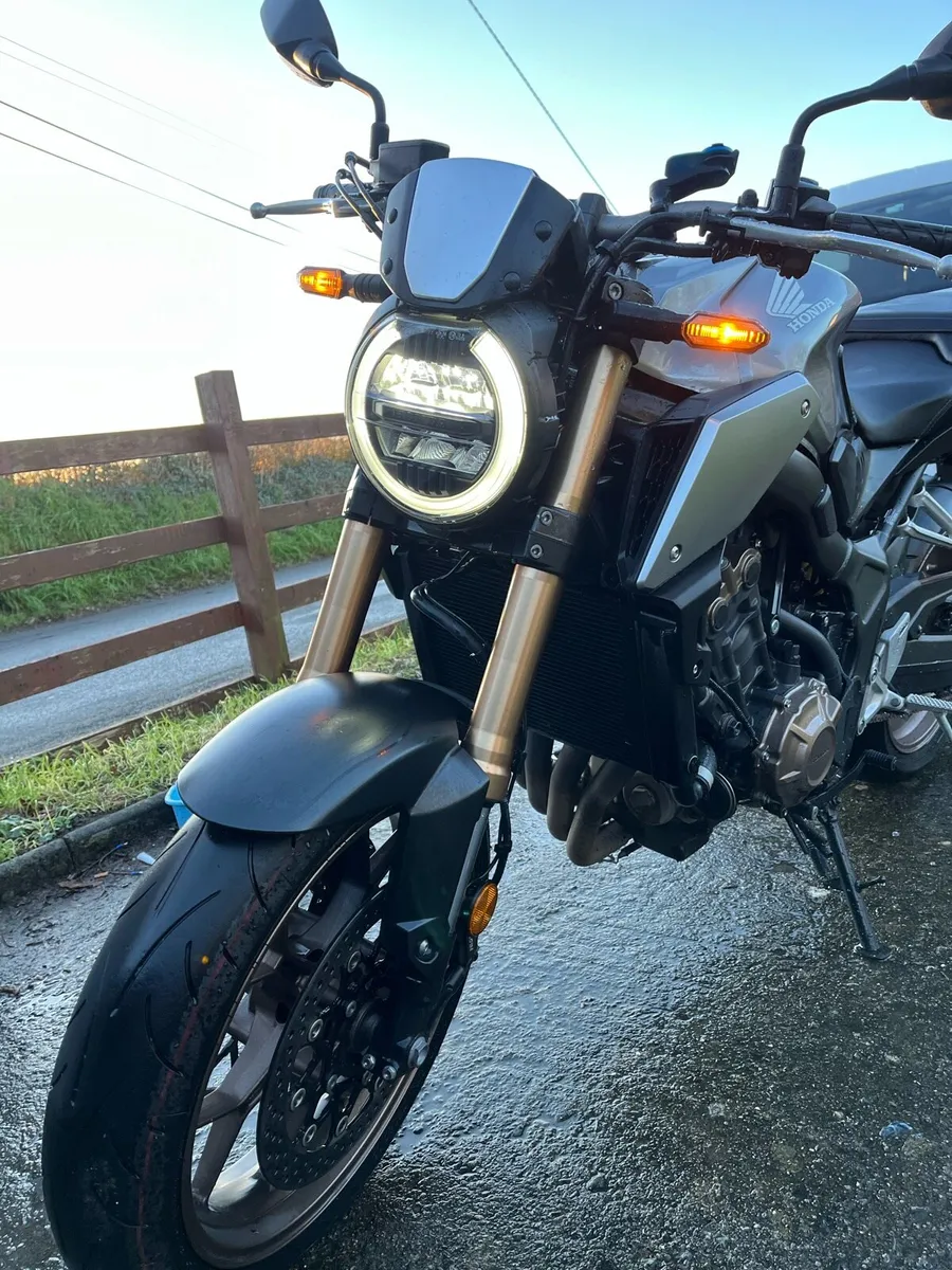 2022 Honda cb650r neo sport cafe - Image 4