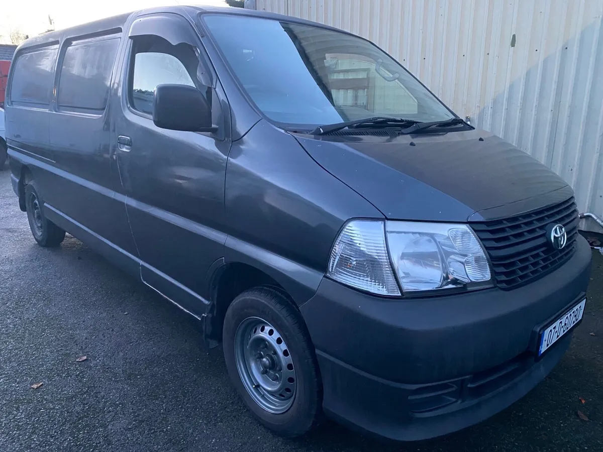 Toyota Hiace LWB 2.5L D-4D - Image 2