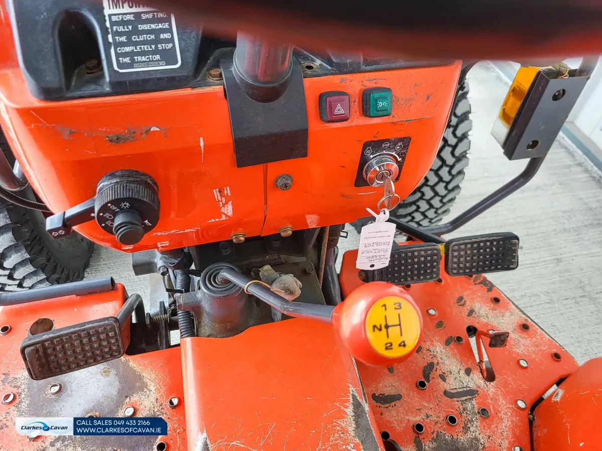 2008 Kubota L3200 - Image 4