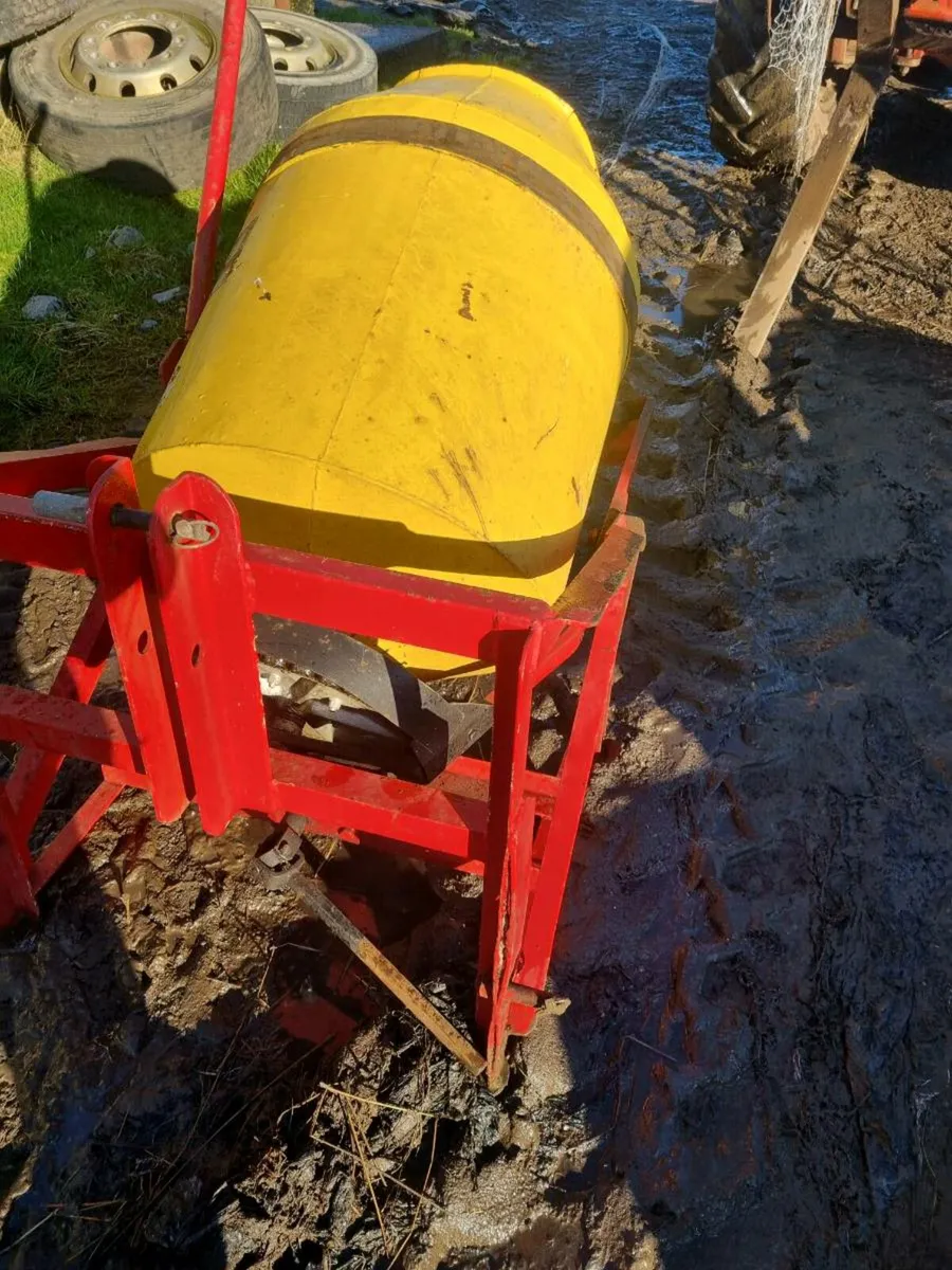 Tractor cement mixers - Image 2