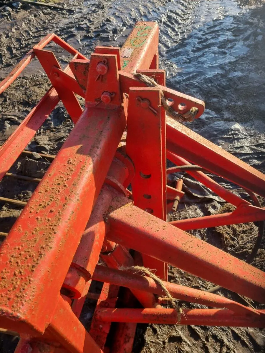 Push off buckrakes - Image 1