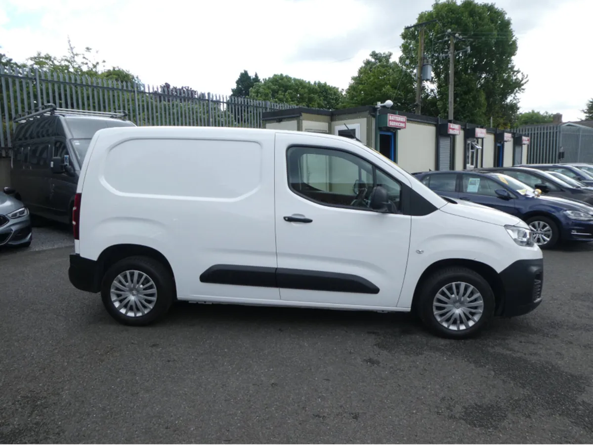 Citroen Berlingo Enterprise Blue Hdi 3 Seats plus - Image 3
