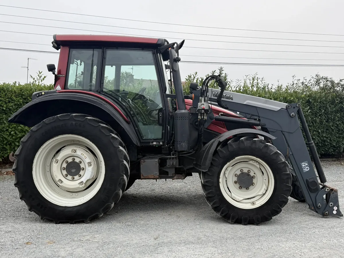 2014 Valtra N103 HiTech 5 with Loader - Image 3