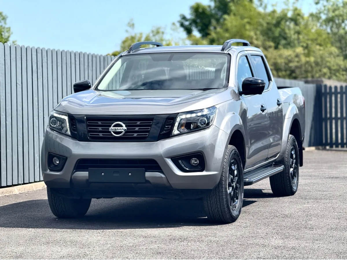 Nissan Navara REDUCED! €29,995 Plus Vat HIGH SPEC - Image 4