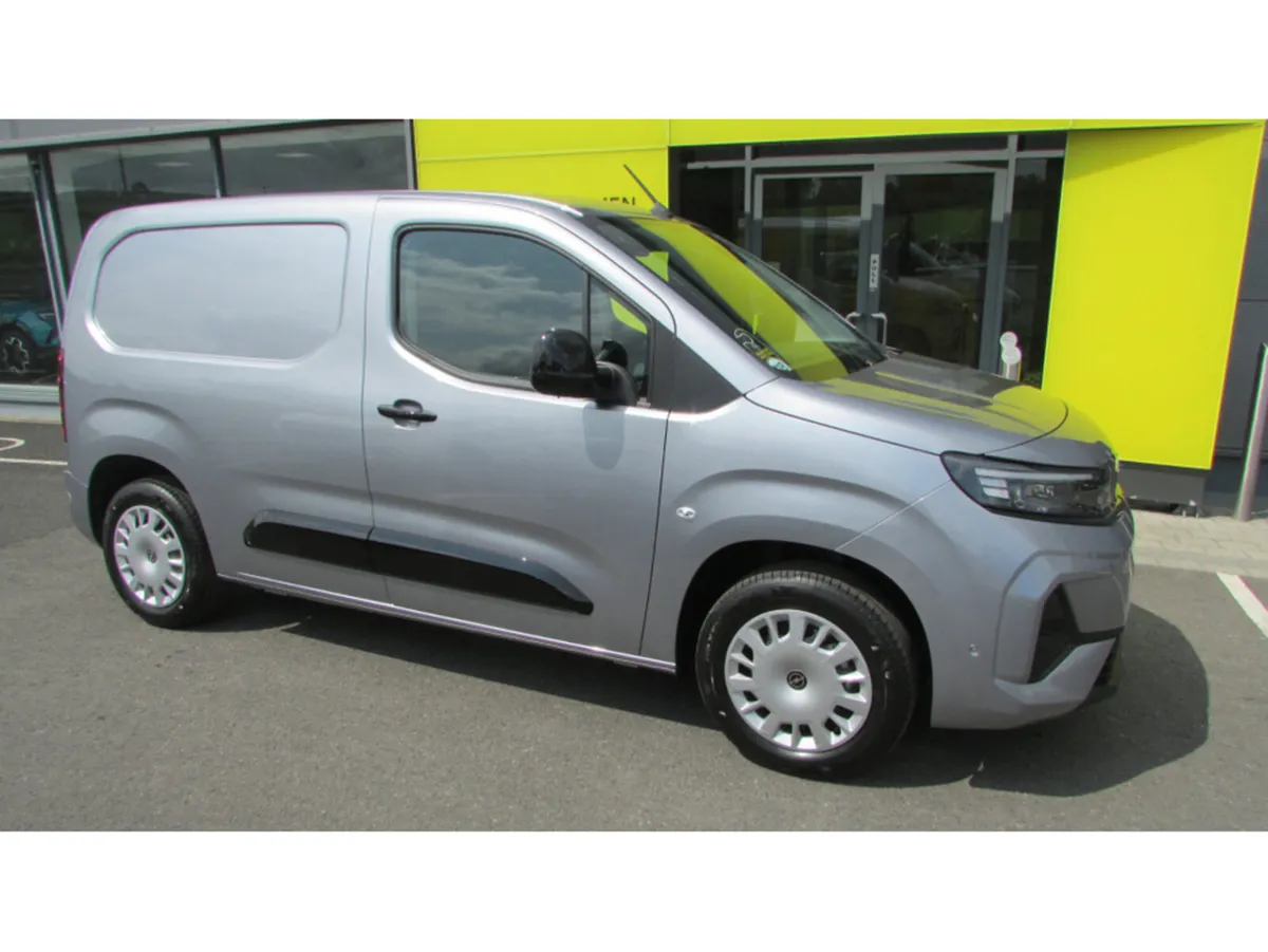 Opel Combo SPORTIVE 1.5 D-TURBO - Image 1