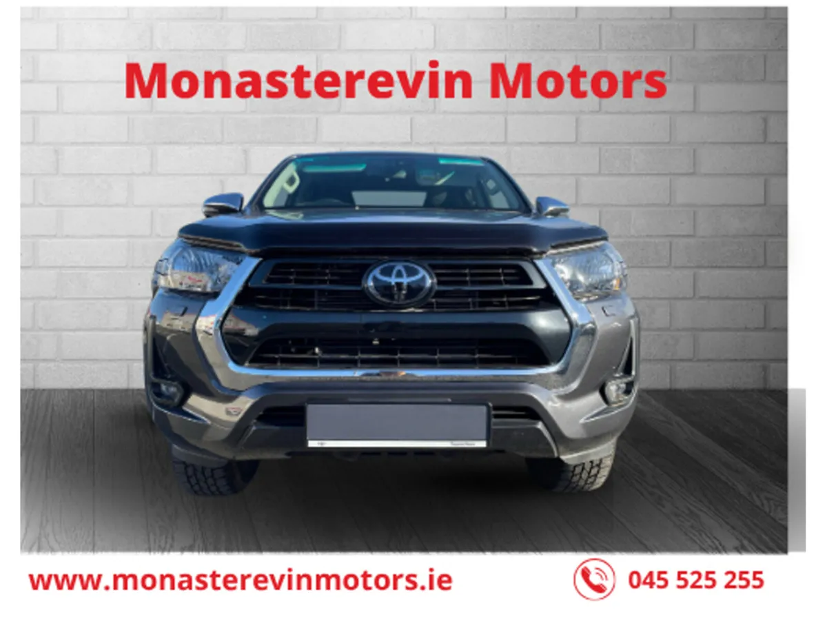 Toyota Hilux 2.4 SR5 D/CAB AUTO - Image 2