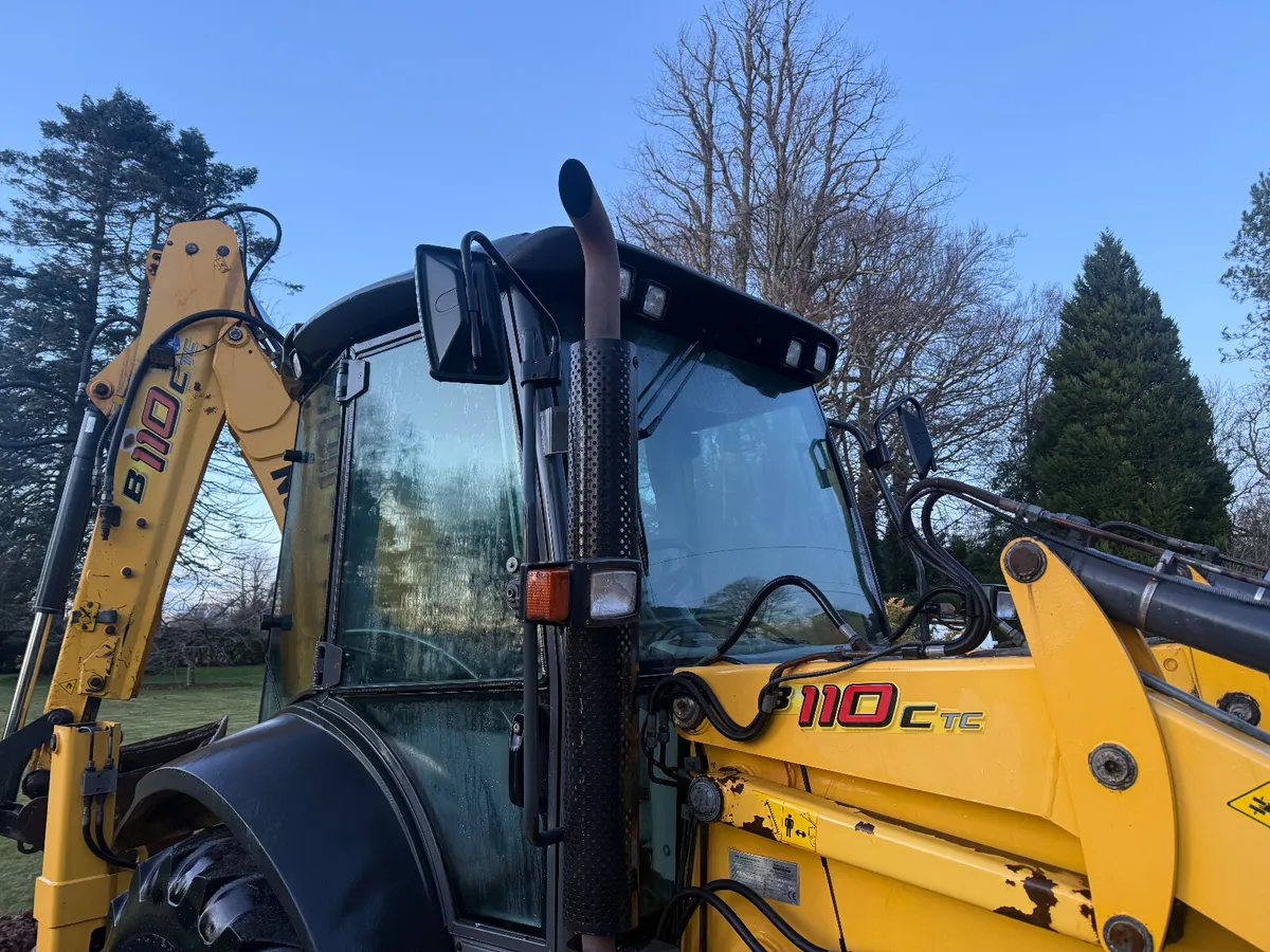 2020 New Holland B110c 1900 HOURS! €49950 - Image 4