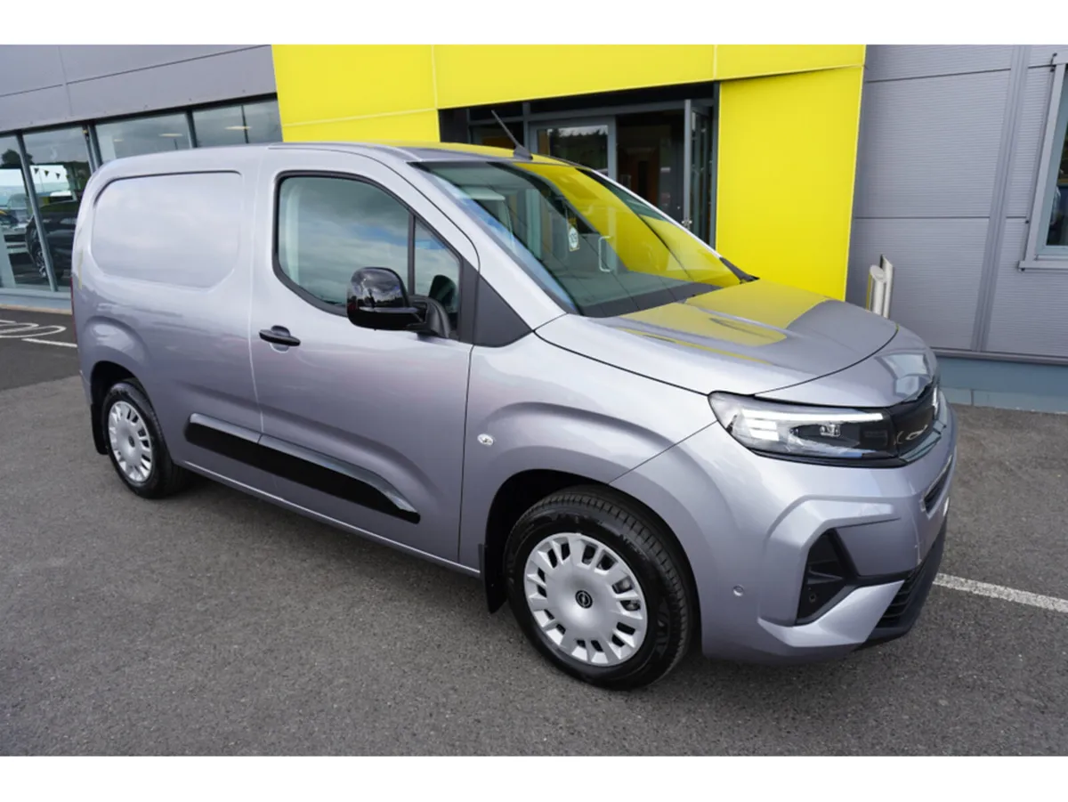 Opel Combo Sportive 1.5 130PS AUTOMATIC - Image 1