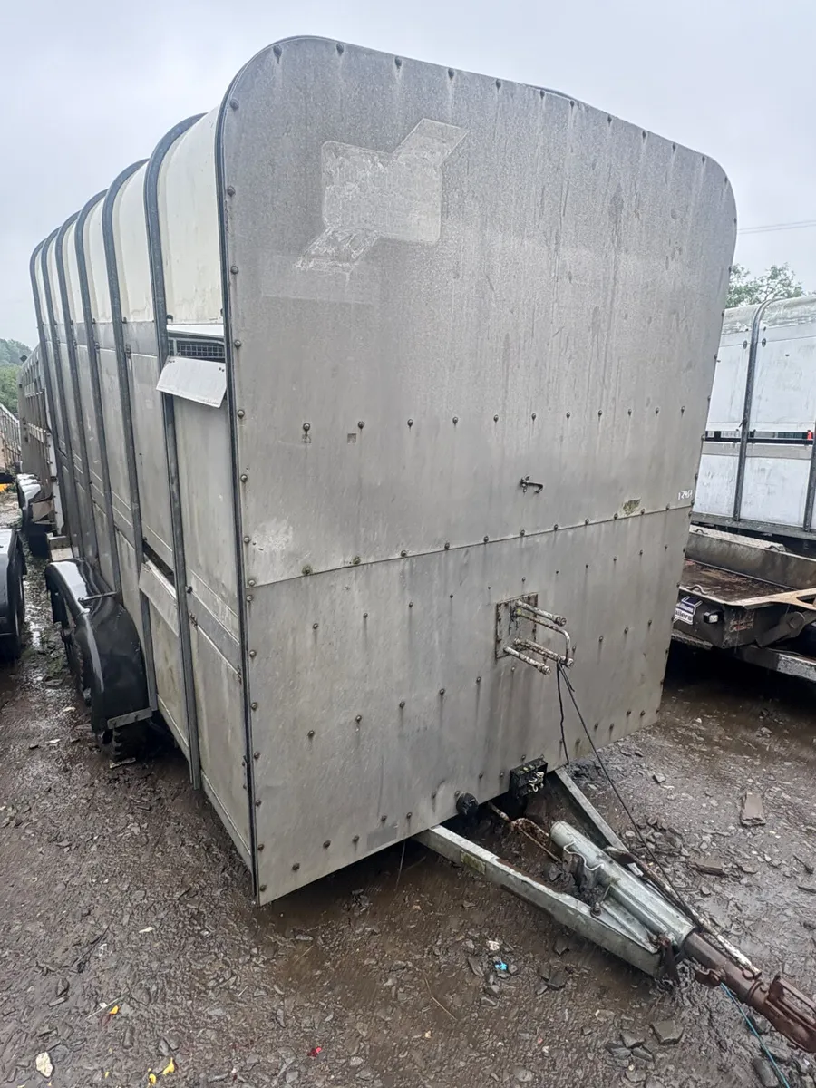 Ifor Williams high roof 12ft cattle trailer - Image 1