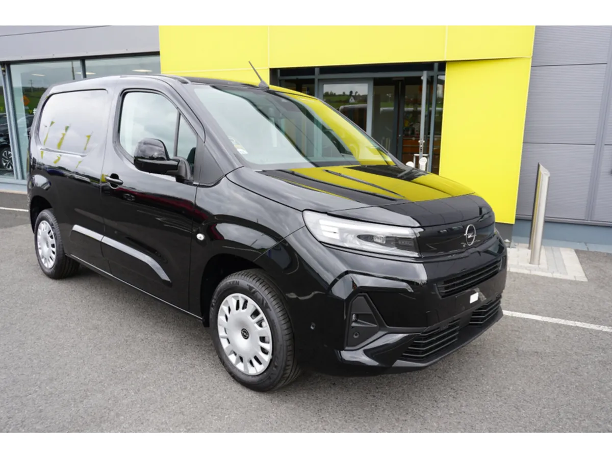 Opel Combo SPORTIVE 1.5 D-TURBO - Image 1