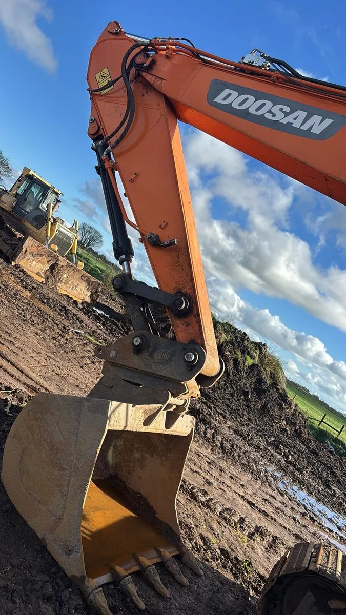 2021 Doosan 225 low hours 2800 - Image 4