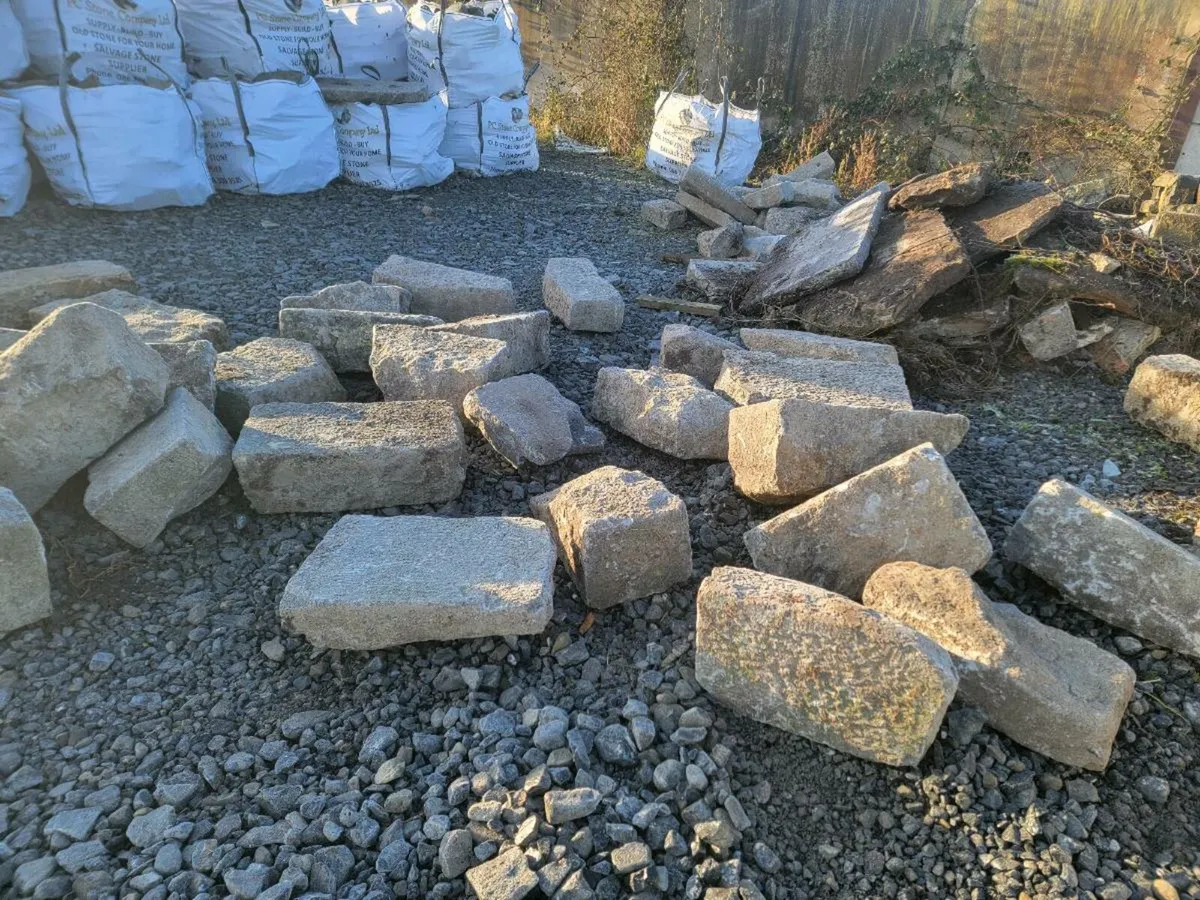 Reclaimed ardbracken limestone quoin stones - Image 3