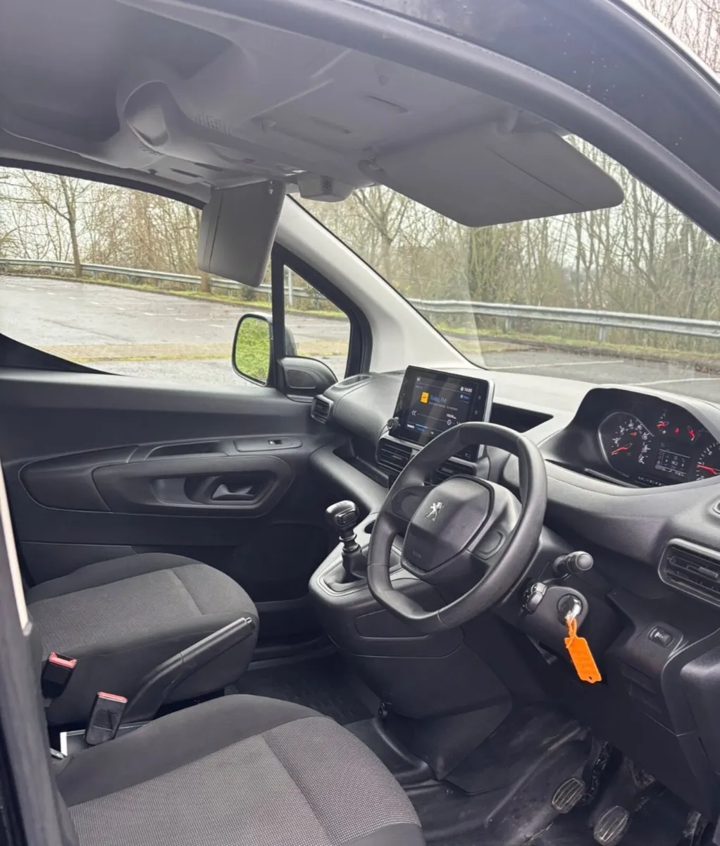 2024 Peugeot Partner Van - Image 2