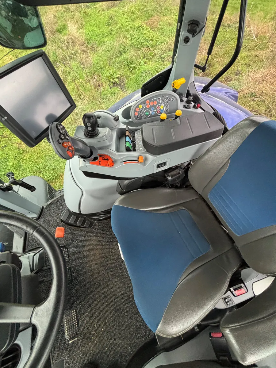 New Holland T7.225 - Image 3