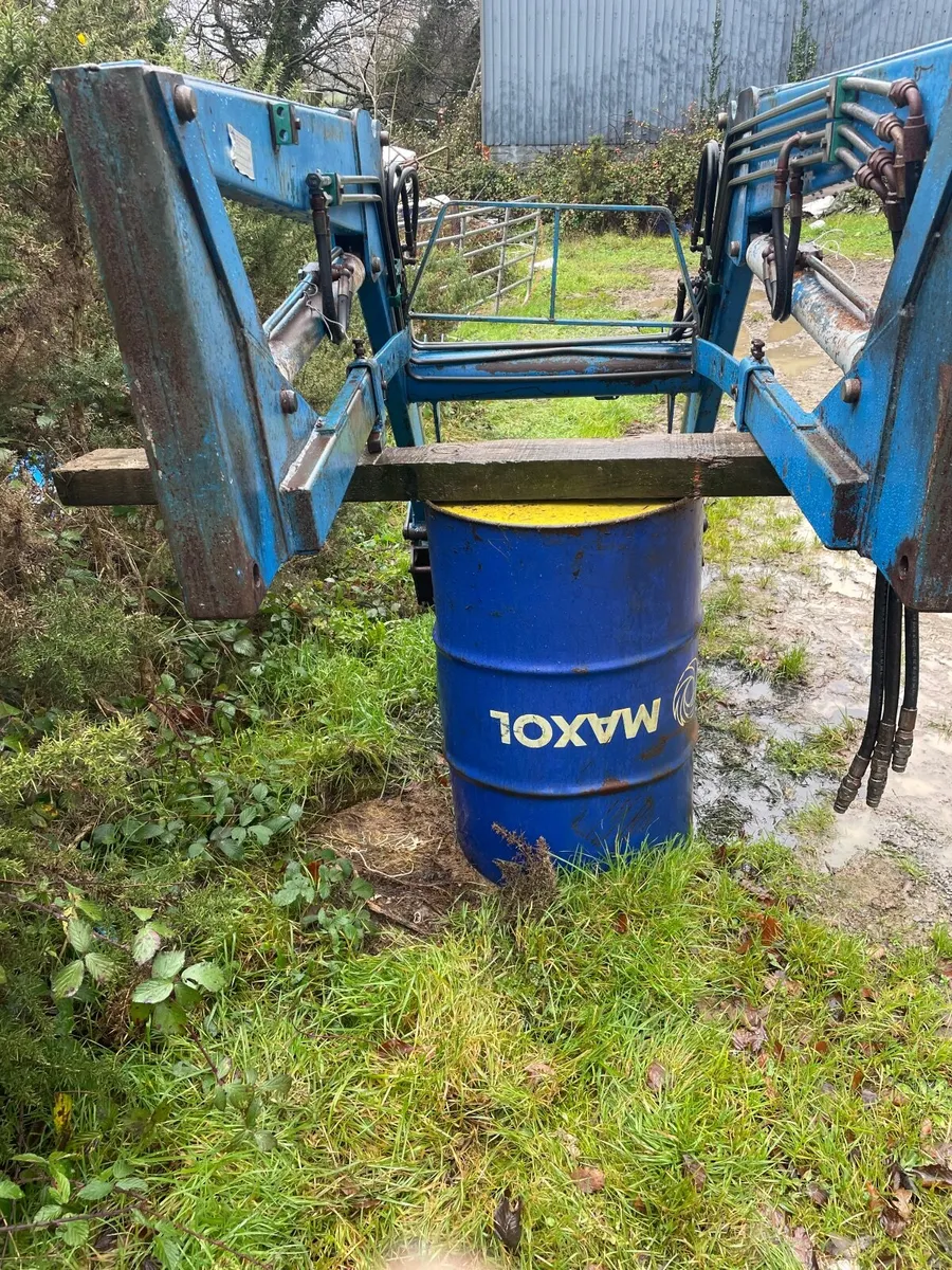 Tractor loader - Image 3