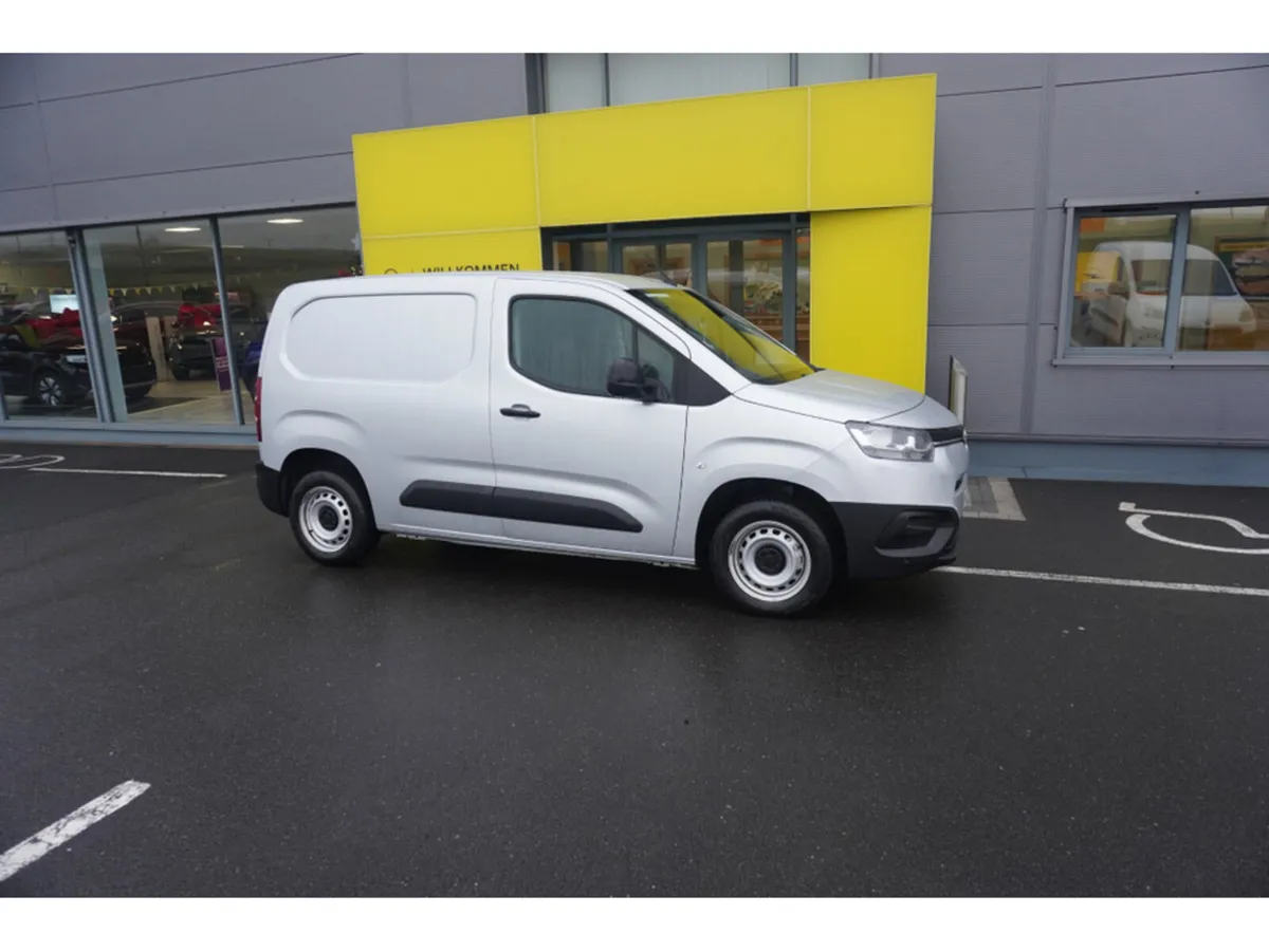 Toyota Proace CITY 1.5 GX SWB 650KG 3 - Image 1