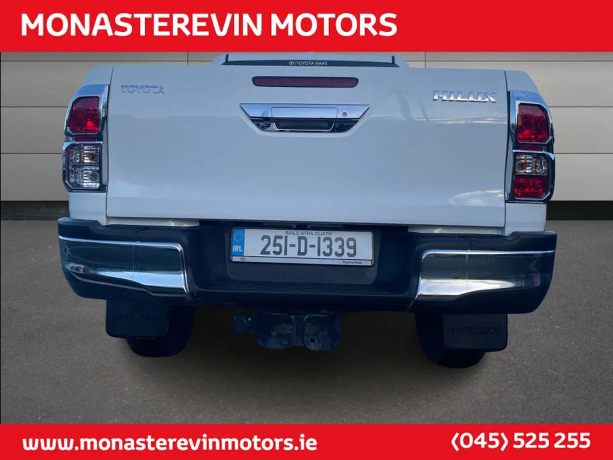 Toyota Hilux 2.4 SR5 D/CAB AUTO - Image 4