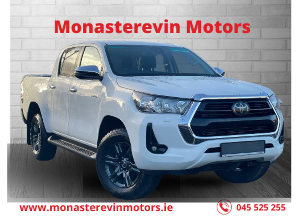 Toyota Hilux 2.4 SR5 D/CAB AUTO - Image 1