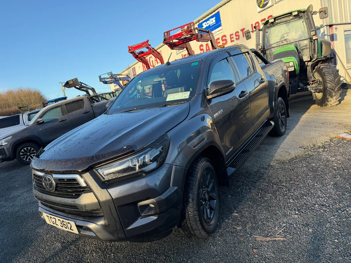 2021 Toyota Hilux Invincible x - Image 1