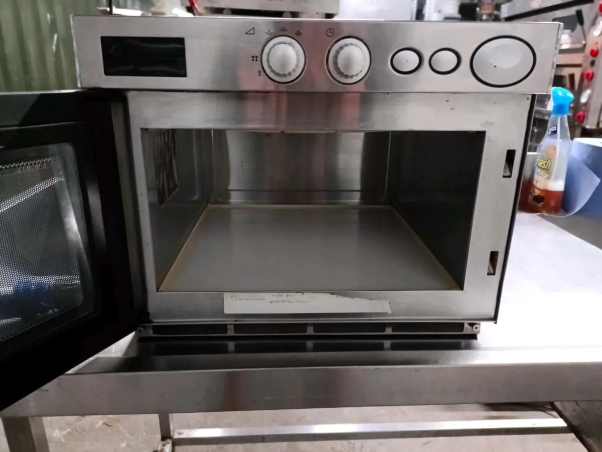 Samsung heavy duty commercial microwave - Image 3