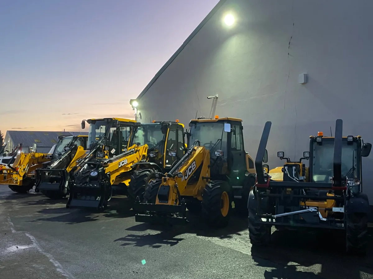 Jcb load all,TM loaders,artic wheel loaders s - Image 3