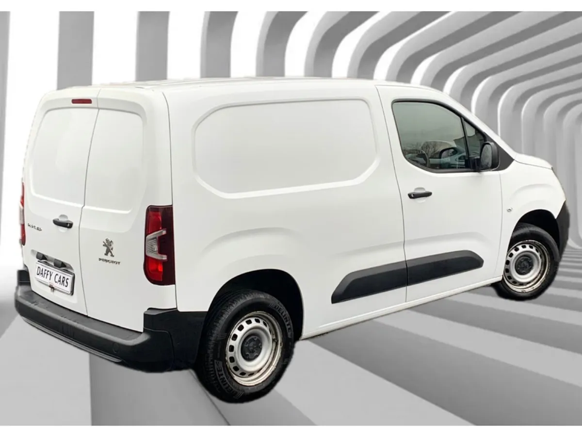 Peugeot Partner 1.5 BLUE HDI 75 PANELL PANELLED 6. - Image 3