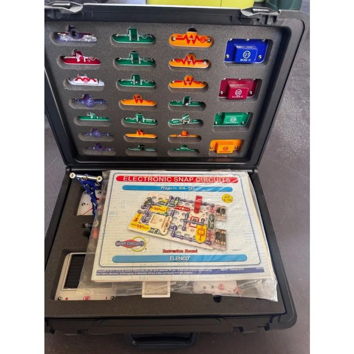 Snap Circuits - SC-750R Educational set with case