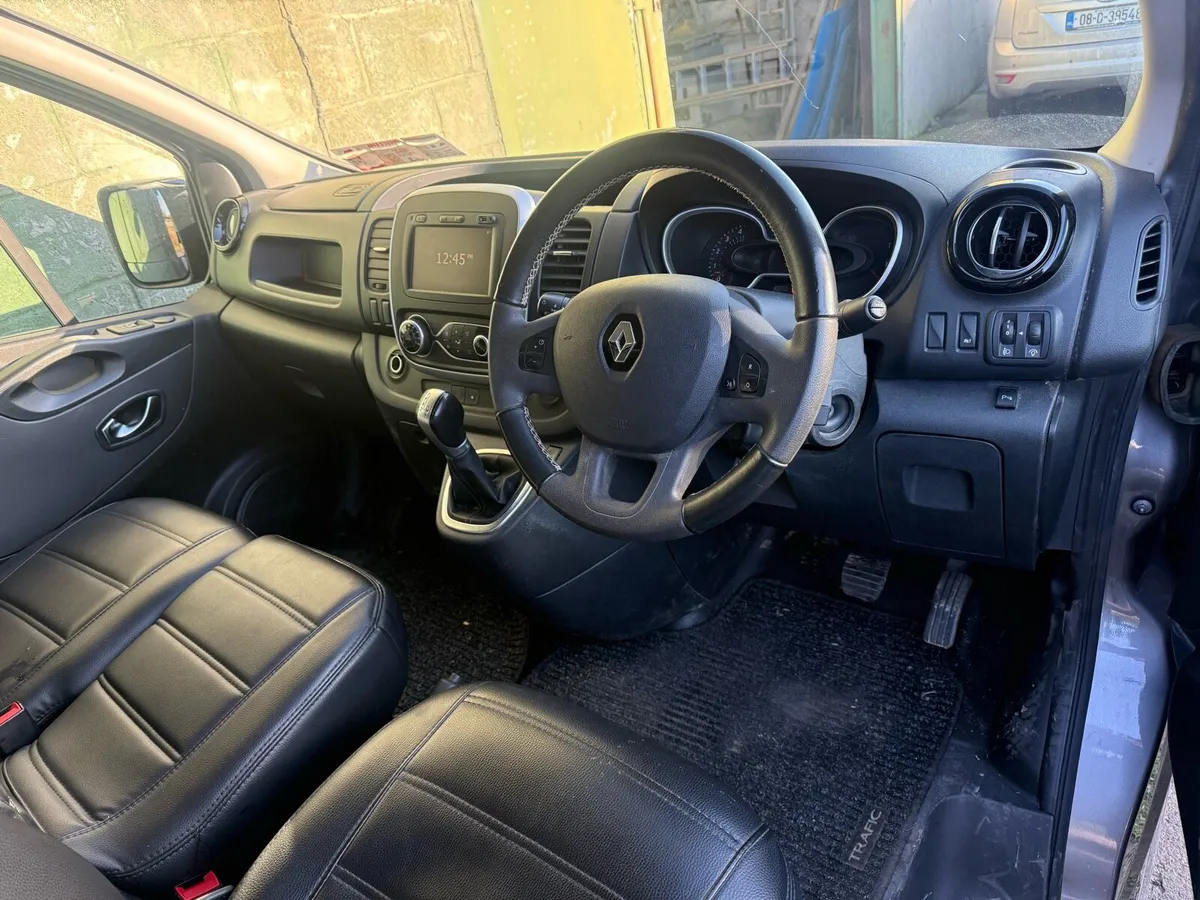 211 Renault trafic for sale! - Image 2
