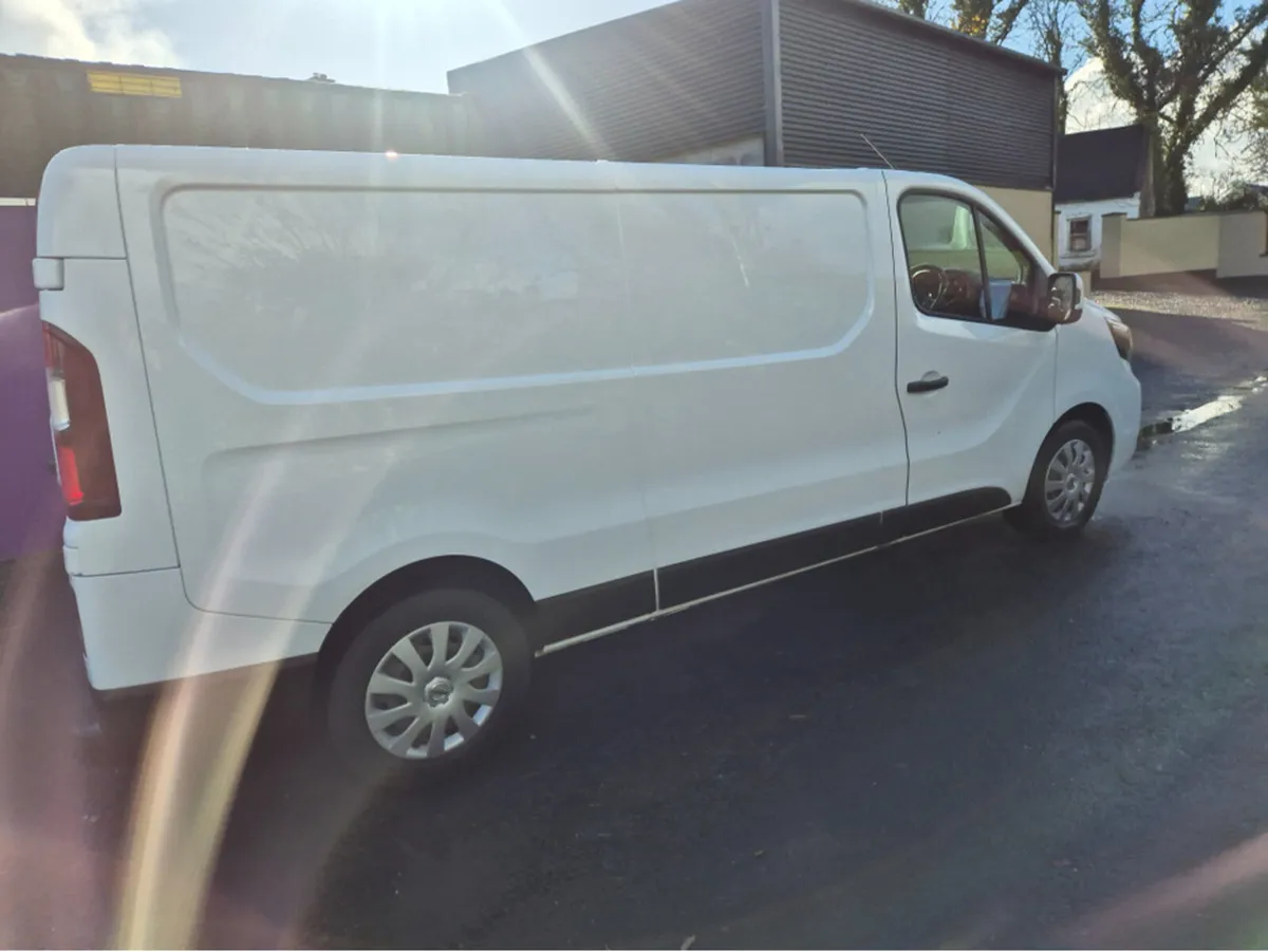 Nissan Primastar LWB 150 SV AUTO MY22 4DR - Image 3