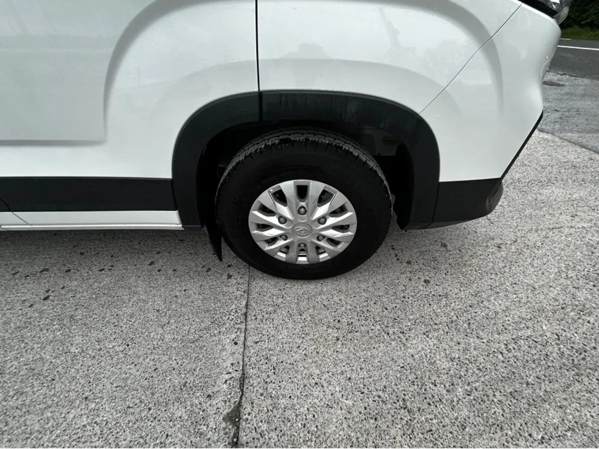 Maxus DELIVER 9 FWD MAXUS DELIVER 9 LUX MODEL WITH - Image 4