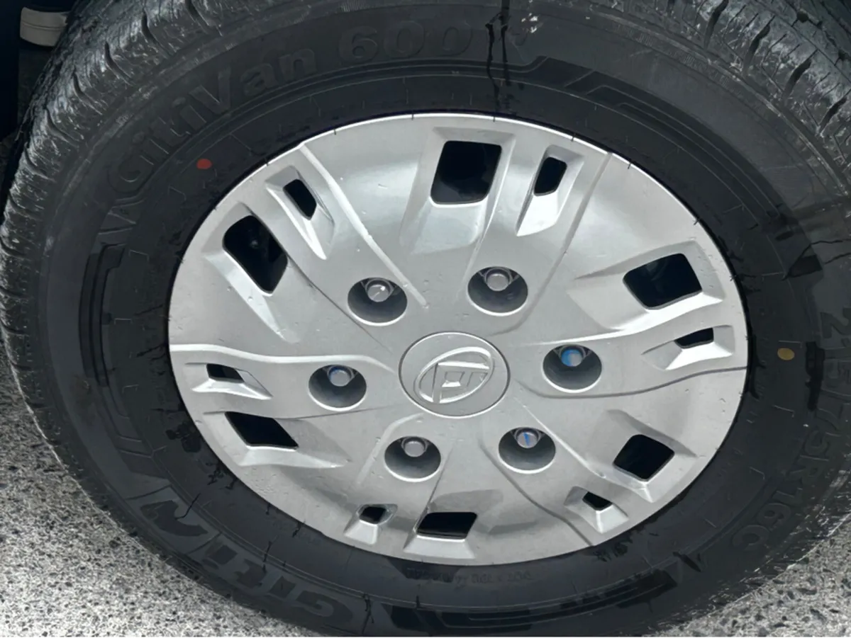 Maxus DELIVER 7 SILVER METALLIC HIGH ROOF IN STOCK - Image 3