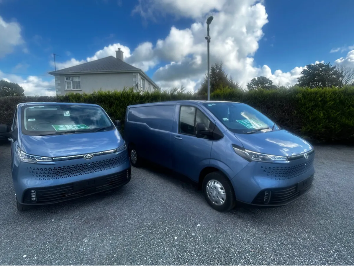 Maxus DELIVER 7 DELIVER 7 IN METALLIC BLUE - Image 3