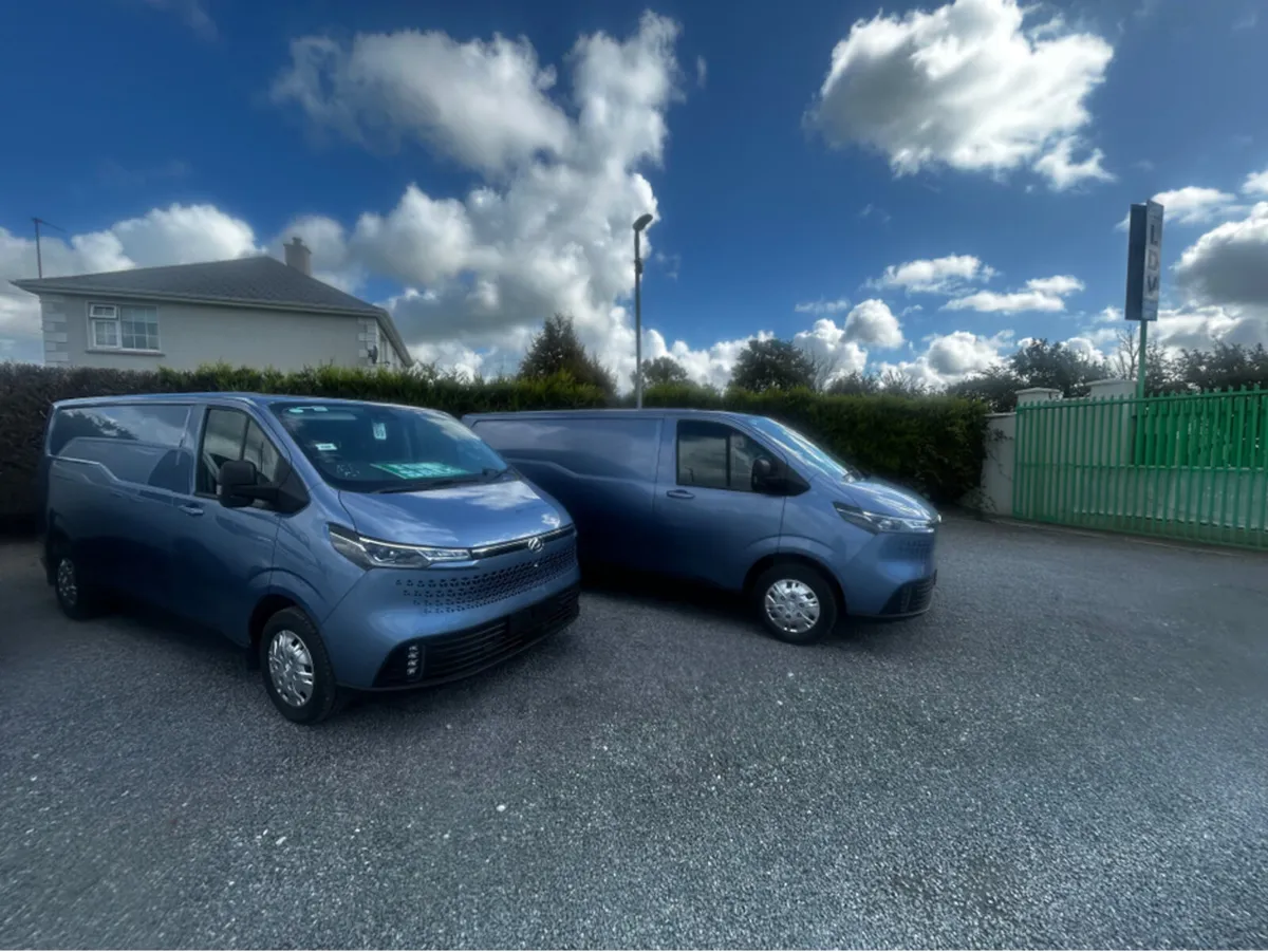 Maxus DELIVER 7 DELIVER 7 IN METALLIC BLUE - Image 2