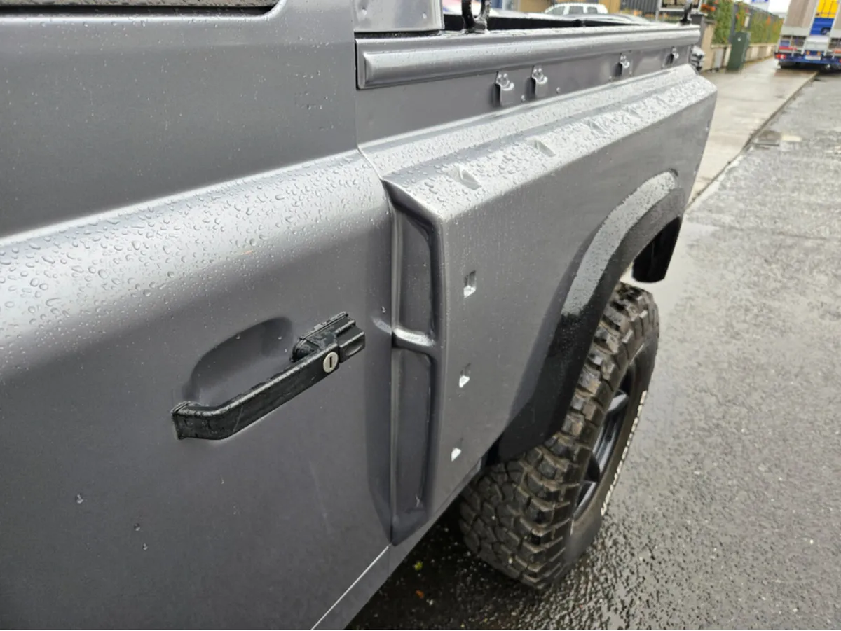 Land Rover Defender 90 PICK UP TD// STUNNING EXAMP - Image 4