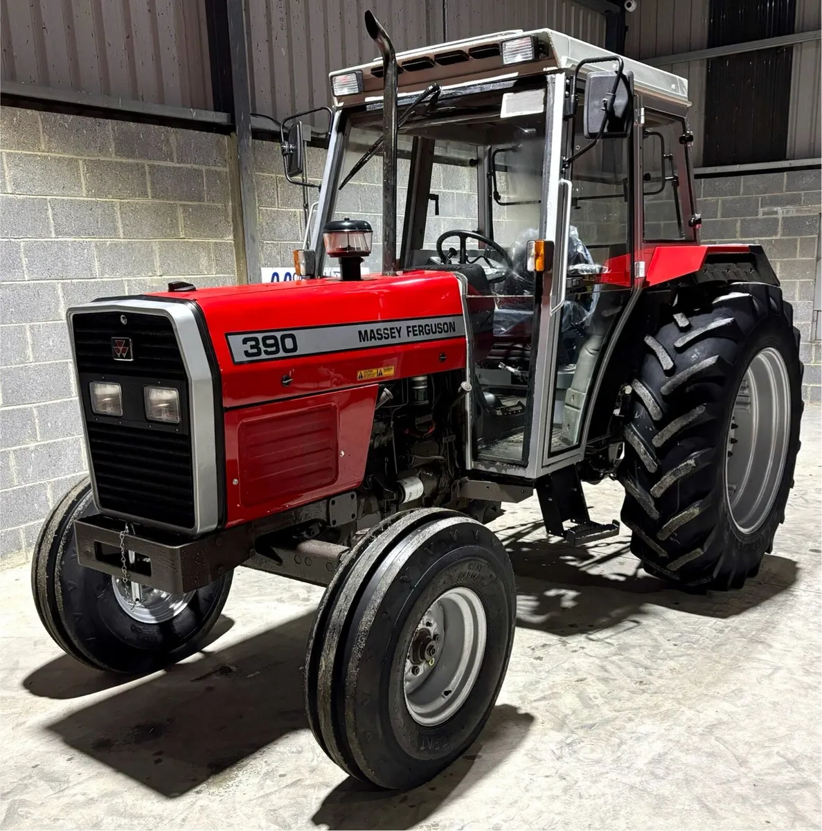 1992 MASSEY FERGUSON 390 - Image 2