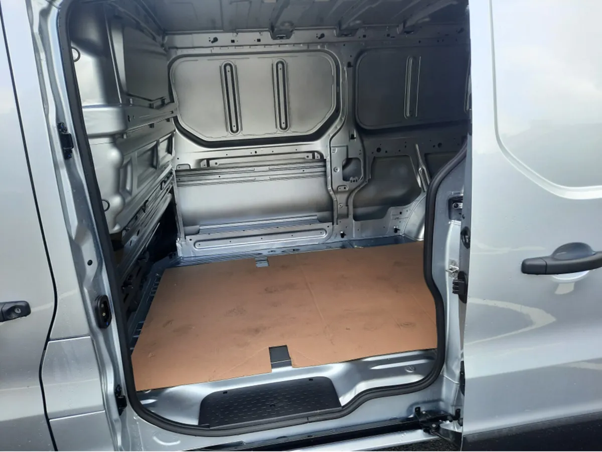 Nissan Primastar SV130BHP LWB - Image 3