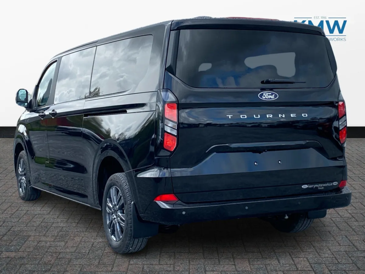 Ford Tourneo 2.0 TDCI LWB Limited Auto..8 Seater w - Image 4