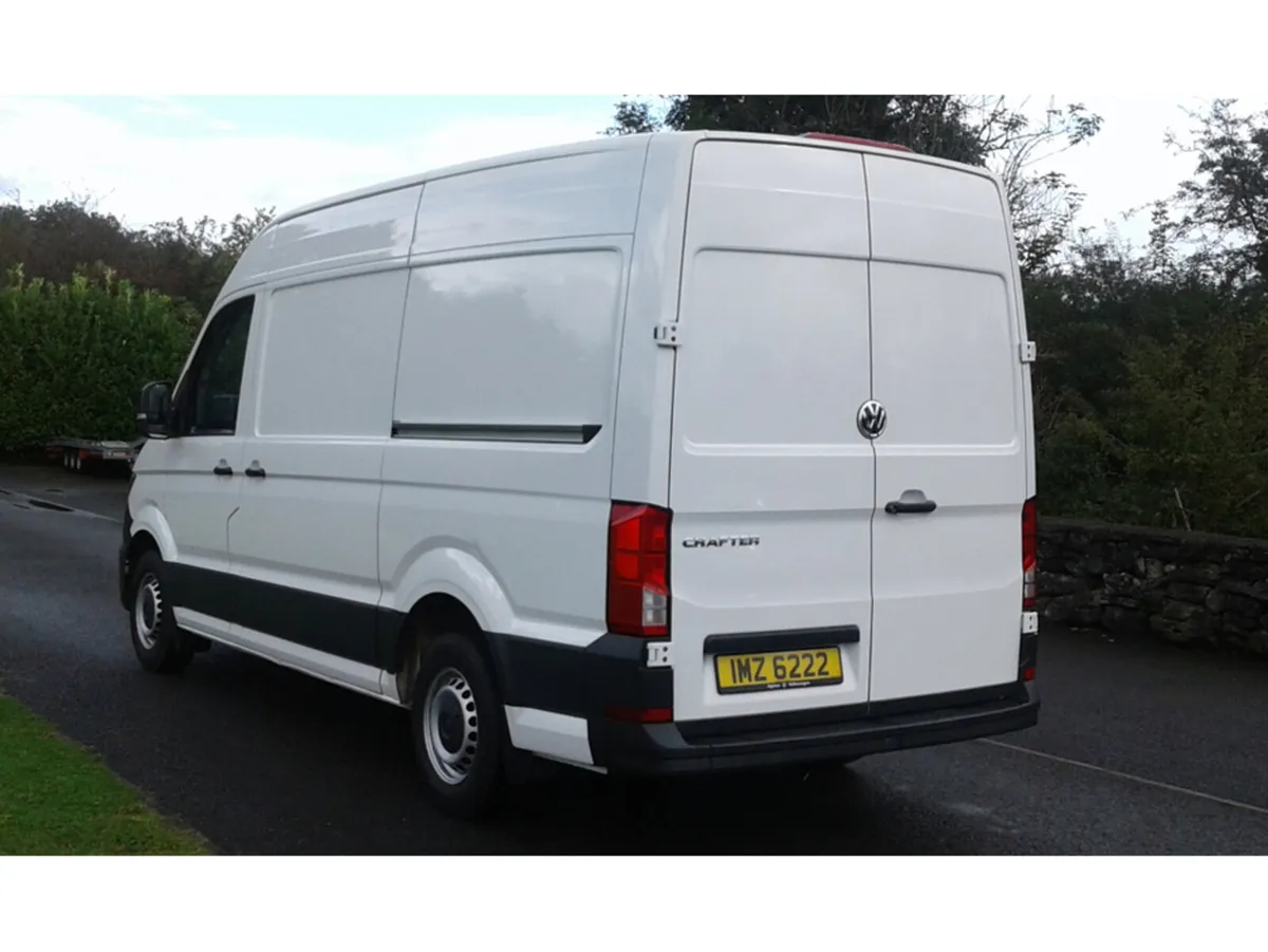 Volkswagen Crafter CR35 STARTLINE TD TDI M H/R P/V - Image 3