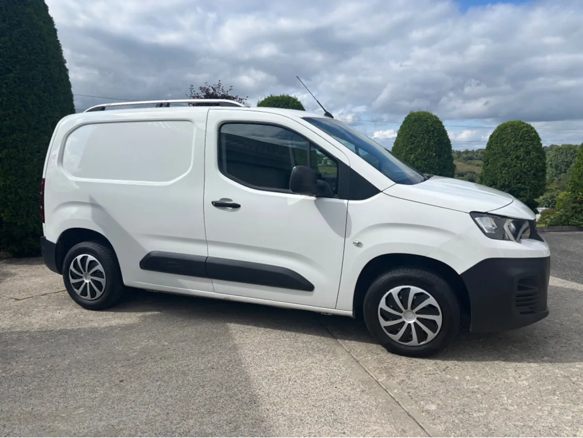 Peugeot Partner 1.5 BLUE HDI 12 MONTHS WAY - Image 3