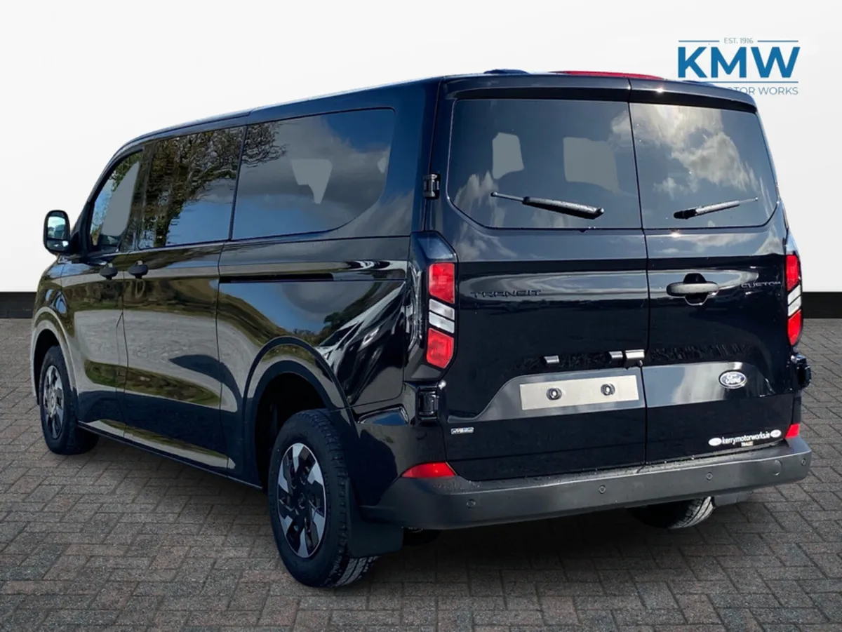 Ford Transit Custom 2.5 LWB Trend PHEV Automatic 9 - Image 4