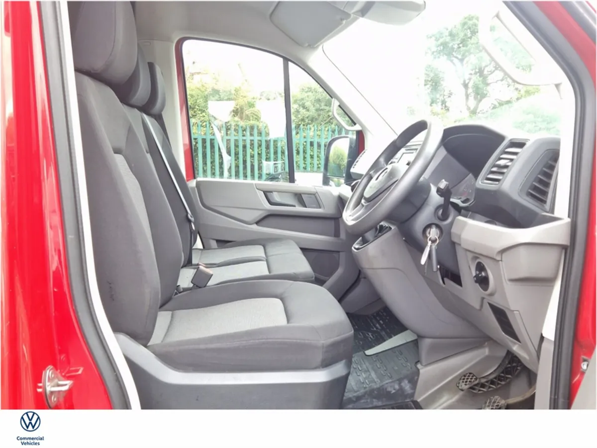 Volkswagen Crafter 30 MWB 140BHP M6F 5DR - Image 2