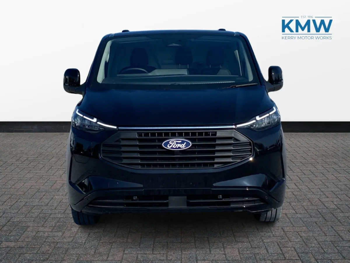 Ford Transit Custom 2.5 SWB Limited Automatic 232 - Image 4