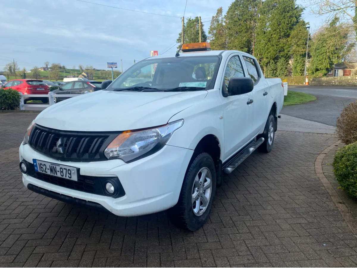 Mitsubishi L200 DID 4LIFE 4DR 2.5 CR 4WORK - Image 1
