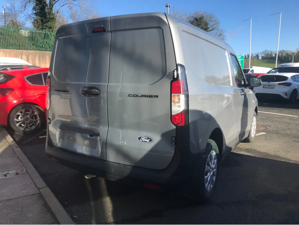 Ford Transit Courier Trend Model - Image 3