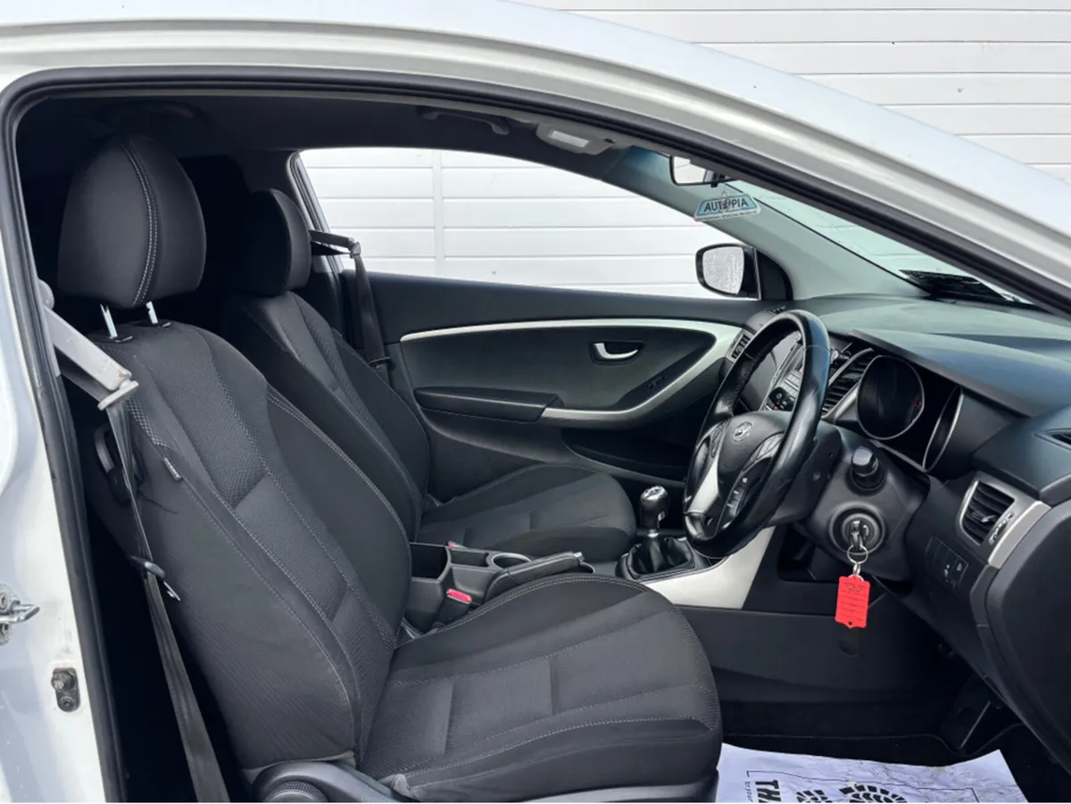 Hyundai i30 PRO 3DR NEW DOE TEST - Image 3